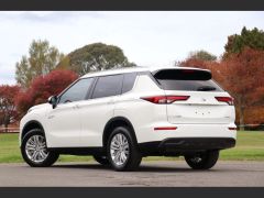 Photo of the vehicle Mitsubishi Outlander