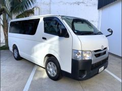 Photo of the vehicle Toyota HiAce