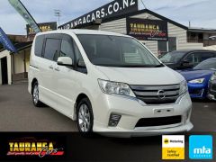 Photo of the vehicle Nissan Serena