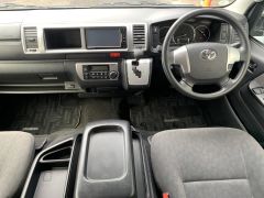 Photo of the vehicle Toyota HiAce