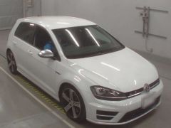 Photo of the vehicle Volkswagen Golf