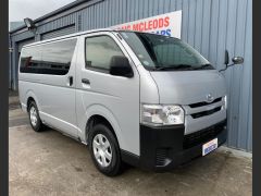 Photo of the vehicle Toyota HiAce