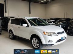 Photo of the vehicle Mitsubishi Outlander