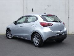 Photo of the vehicle Mazda Demio