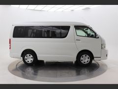 Photo of the vehicle Toyota HiAce