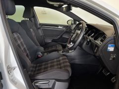 Photo of the vehicle Volkswagen Golf