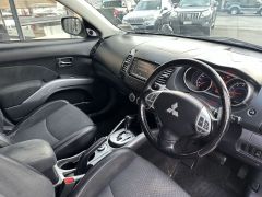 Photo of the vehicle Mitsubishi Outlander