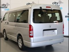 Photo of the vehicle Toyota HiAce