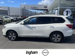 Photo of the vehicle Nissan Pathfinder