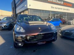 Photo of the vehicle Porsche Cayenne