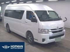 Photo of the vehicle Toyota HiAce