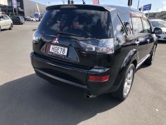 Photo of the vehicle Mitsubishi Outlander