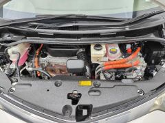 Photo of the vehicle Toyota Estima