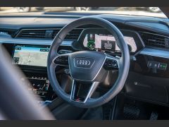 Photo of the vehicle Audi e-tron