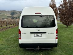 Photo of the vehicle Toyota HiAce