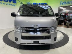 Photo of the vehicle Toyota HiAce