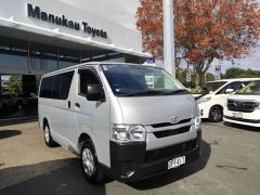 Photo of the vehicle Toyota HiAce