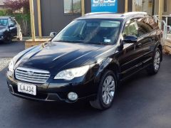 Photo of the vehicle Subaru Legacy