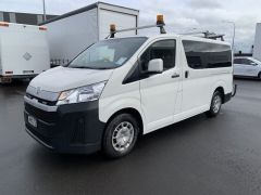 Photo of the vehicle Toyota HiAce