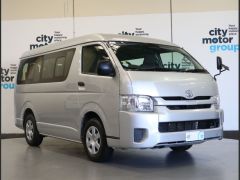 Photo of the vehicle Toyota HiAce