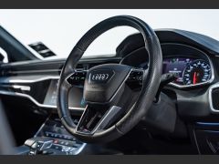 Photo of the vehicle Audi A6