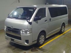 Photo of the vehicle Toyota HiAce