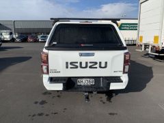 Photo of the vehicle Isuzu D-Max