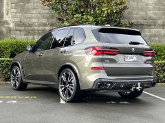 Photo of the vehicle BMW X5