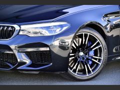 Photo of the vehicle BMW M5