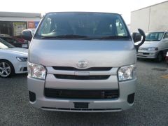 Photo of the vehicle Toyota HiAce