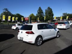 Photo of the vehicle Volkswagen Golf