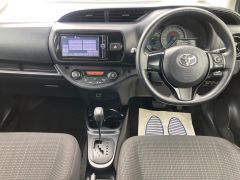 Photo of the vehicle Toyota Vitz