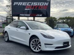 Photo of the vehicle Tesla Model 3