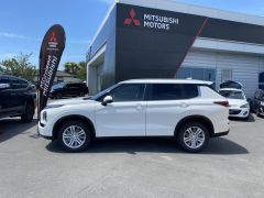 Photo of the vehicle Mitsubishi Outlander