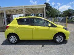 Photo of the vehicle Toyota Vitz