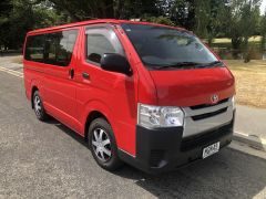 Photo of the vehicle Toyota HiAce