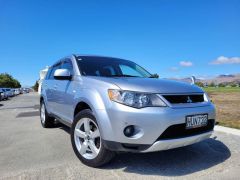 Photo of the vehicle Mitsubishi Outlander