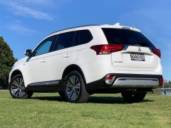 Photo of the vehicle Mitsubishi Outlander