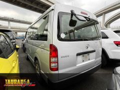 Photo of the vehicle Toyota HiAce