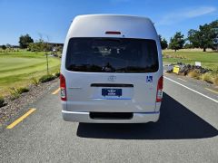 Photo of the vehicle Toyota HiAce