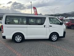 Photo of the vehicle Toyota HiAce