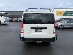 Photo of the vehicle Toyota HiAce