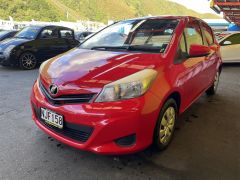 Photo of the vehicle Toyota Vitz