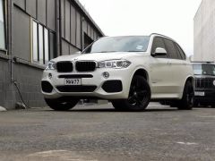 Photo of the vehicle BMW X5