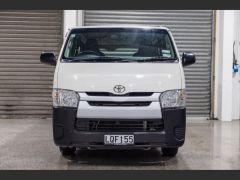 Photo of the vehicle Toyota HiAce