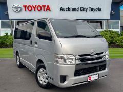 Photo of the vehicle Toyota HiAce