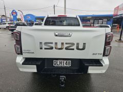 Photo of the vehicle Isuzu D-Max