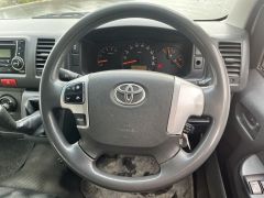 Photo of the vehicle Toyota HiAce