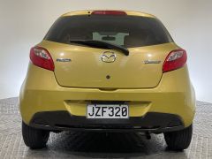 Photo of the vehicle Mazda Demio