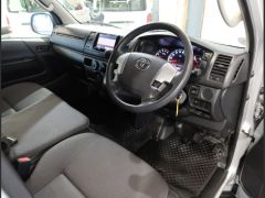 Photo of the vehicle Toyota HiAce